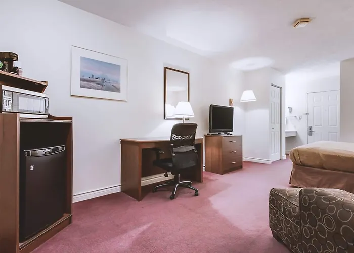 Sky-Palace Inn & Suites Mccook